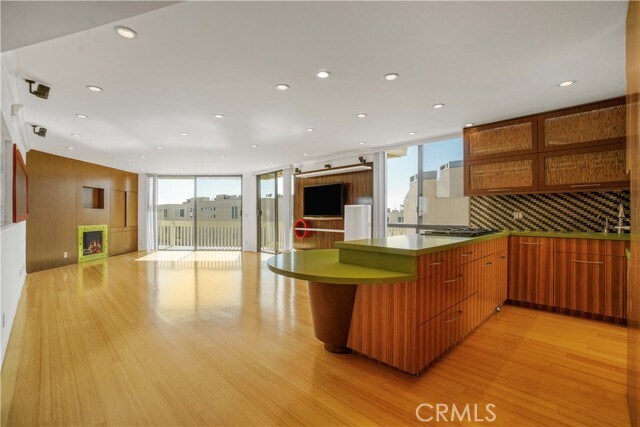 Building Photo - 7301 Vista Del Mar