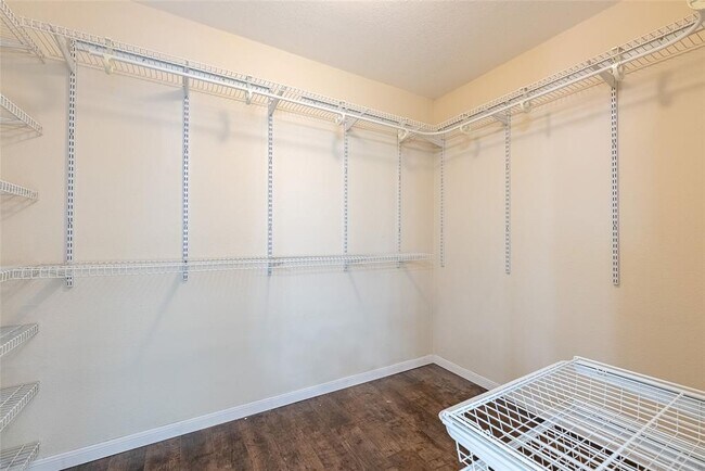 Building Photo - 605 Arrowood Pl