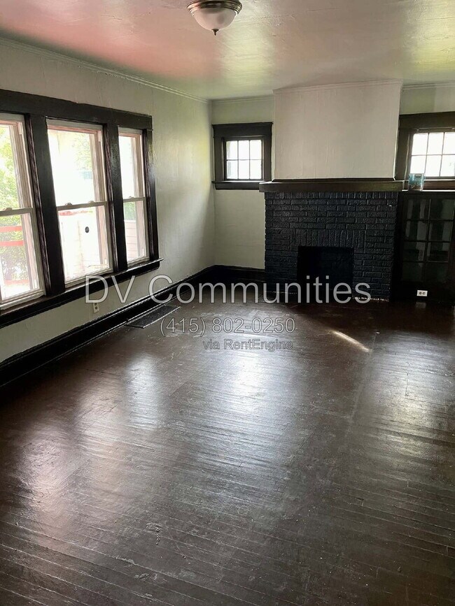 Building Photo - 1148 E 176th St