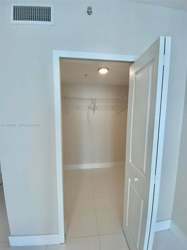 Building Photo - 170 SE 14th St