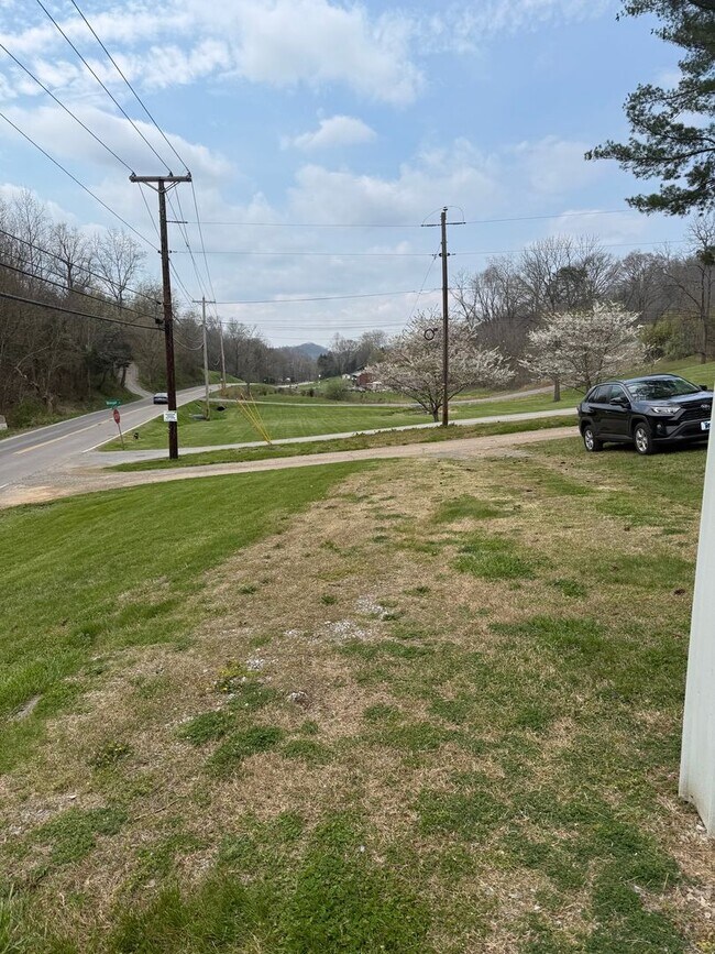 Building Photo - 2 Bedroom / 1 Bath Manufactured Home Kingsport TN