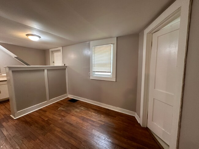 Building Photo - 451 Durand Dr NE
