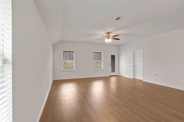 Building Photo - 314 Red Oak Dr