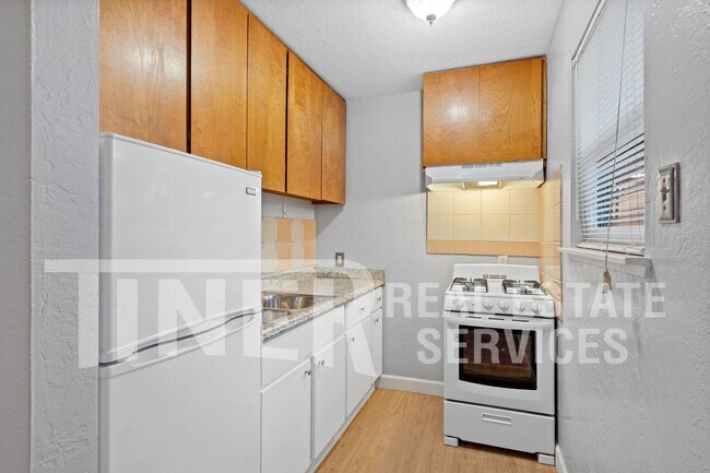 Building Photo - Updated Charming Studio in Historic Folsom...