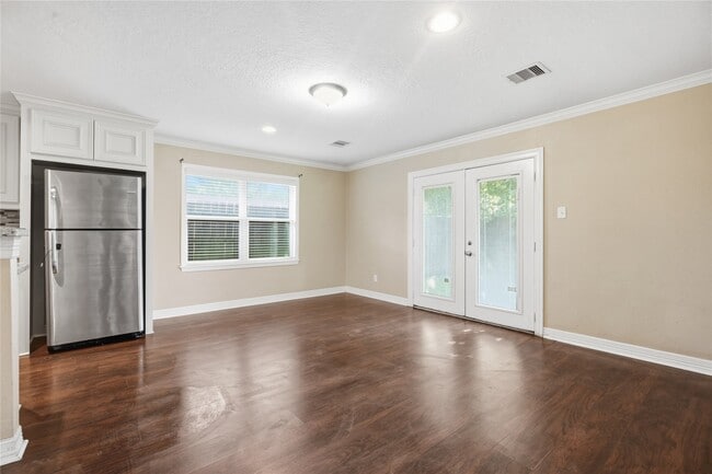 Building Photo - 505 Malvern Dr