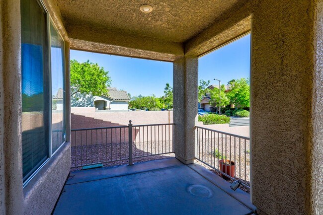 Building Photo - 3 Bed and Loft Summerlin Beauty