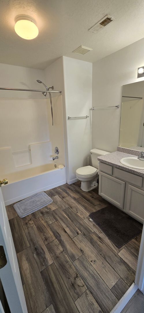 Building Photo - 8084 N Ridge Loop E