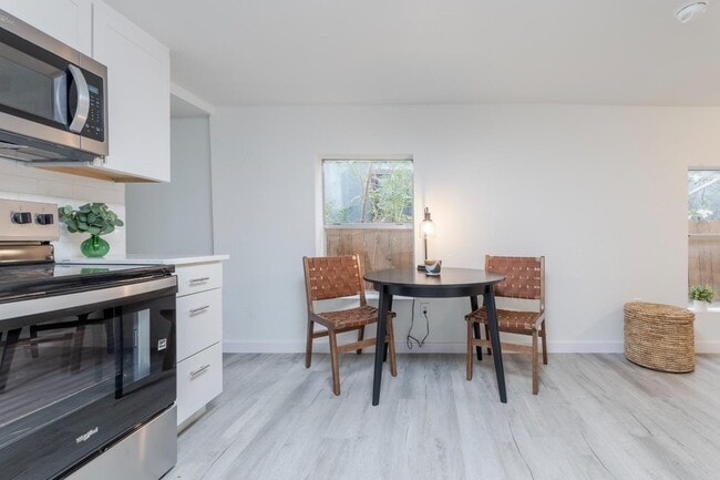 Building Photo - 125 Forrest Ave