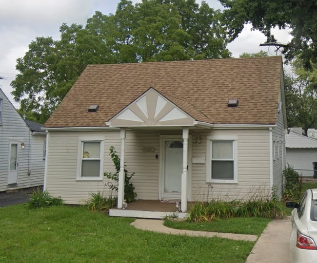 Primary Photo - 5867 Huron St