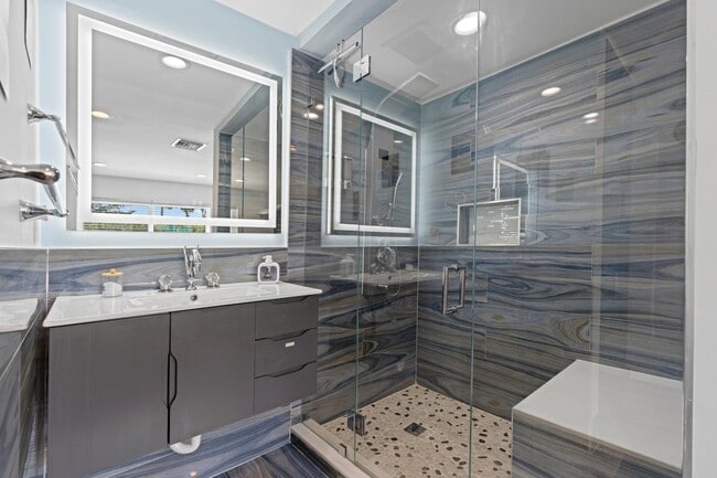 Building Photo - 3705 NE 16th Ave