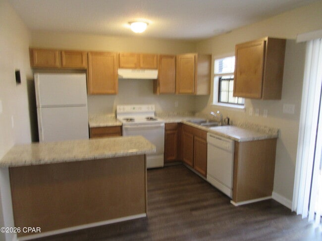 Building Photo - 2750 W 12th St