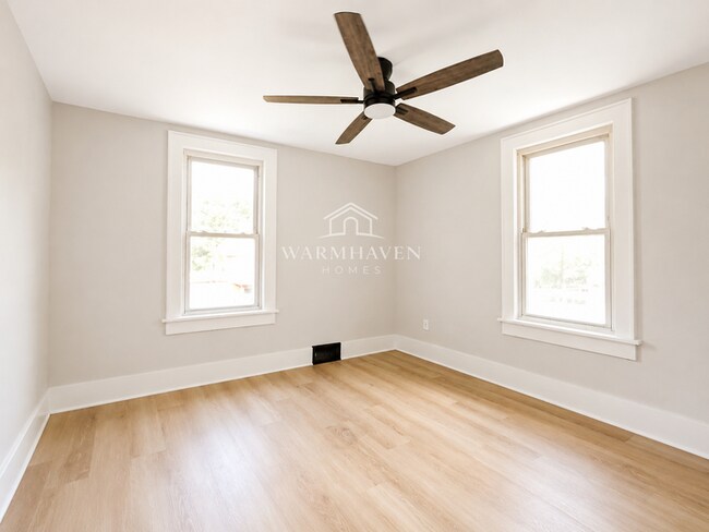 Building Photo - 804 Beardsley St