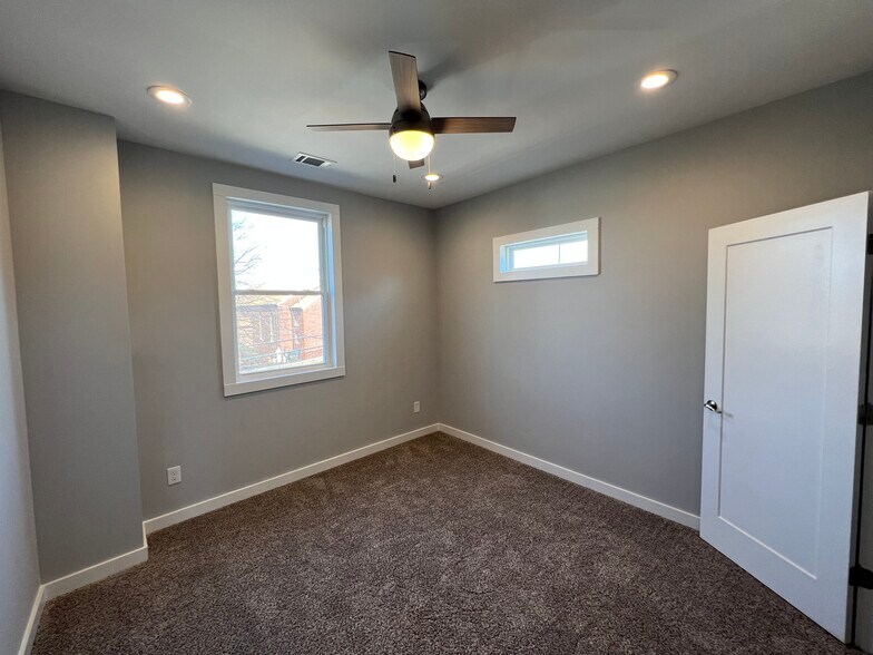 Building Photo - 1703 Heiman St