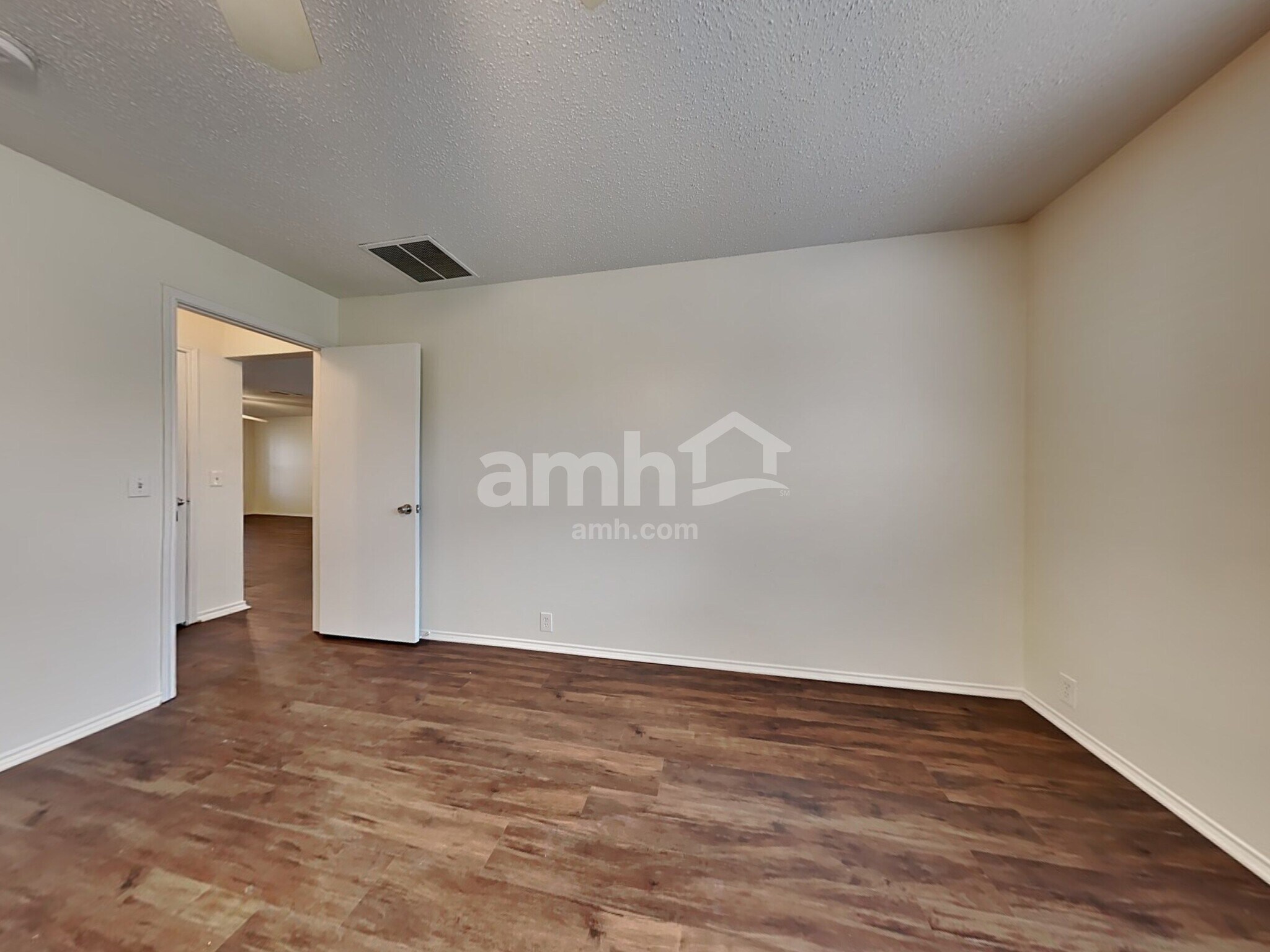 Building Photo - 1523 Wavecrest Dr