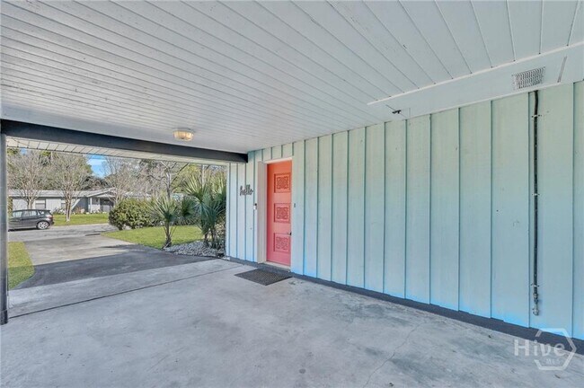 Building Photo - 2337 Shirley Dr