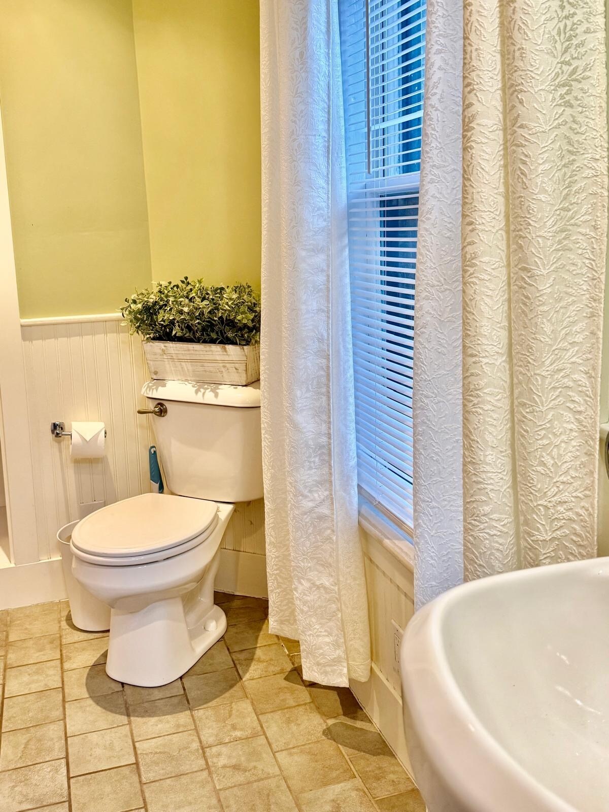 Building Photo - 163 Broadway