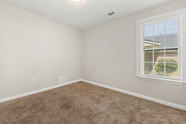 Building Photo - Updated 4 Bedroom 2 Bath Home - Open to Section 8