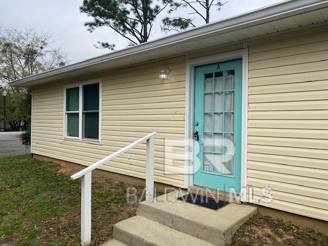 Building Photo - 5652 Dee St