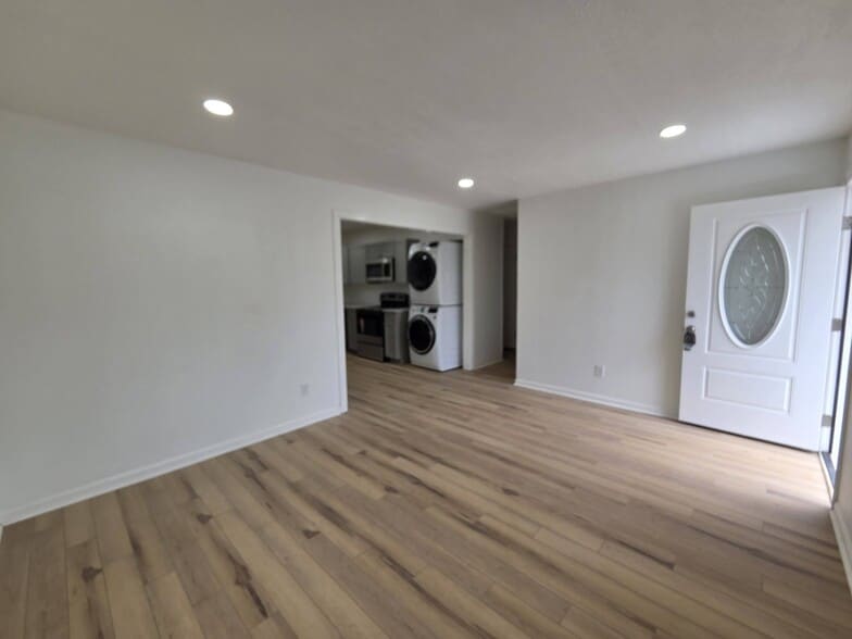 Building Photo - 5506 Campbell Ave