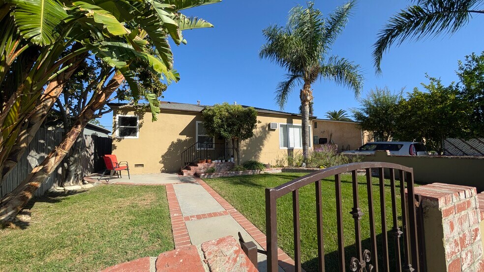Primary Photo - 6206 Cahuenga Blvd