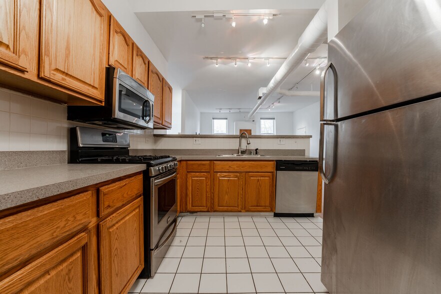 Building Photo - 1844 W Henderson St