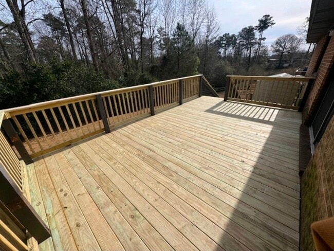 Building Photo - 714 Dandridge Dr