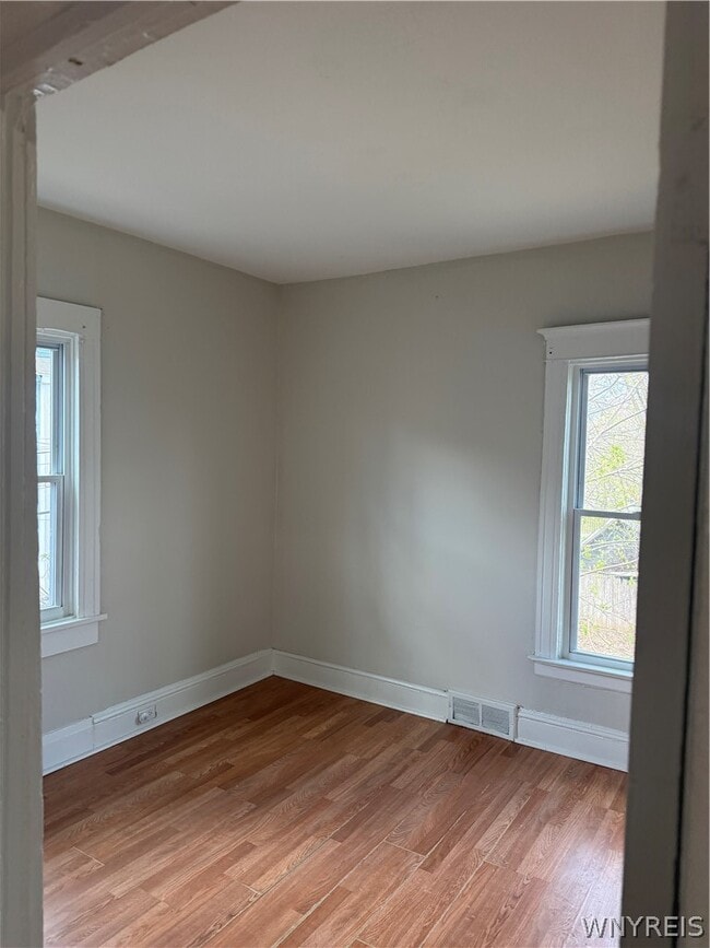 Building Photo - 238 Oxford Ave