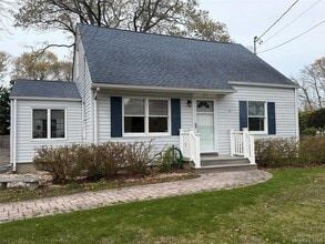Building Photo - 17 Eastover Rd