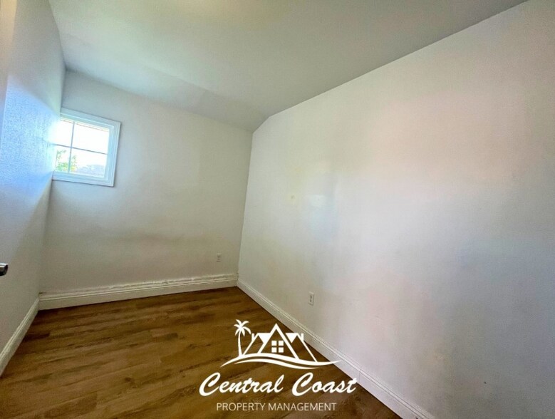 Building Photo - 0 W Cox Ln