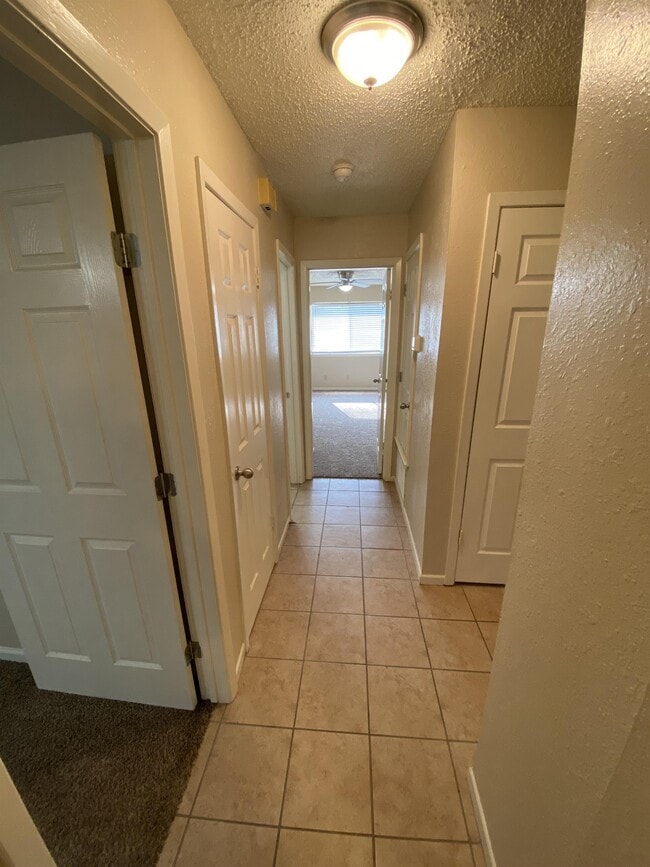 Building Photo - 2306 Hunt Dr
