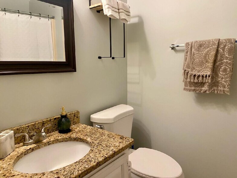 Building Photo - 4721 Eldon Ct
