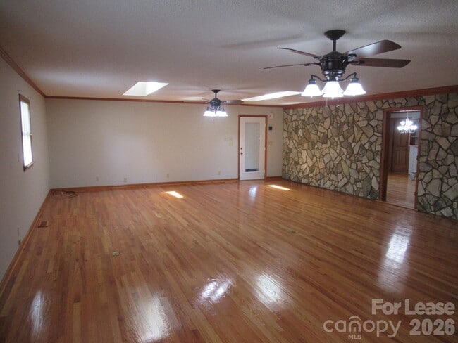 Building Photo - 7800 Cherry Point Dr