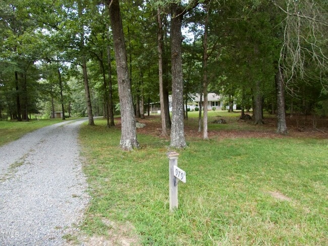Building Photo - 979 Lamont Norwood Rd