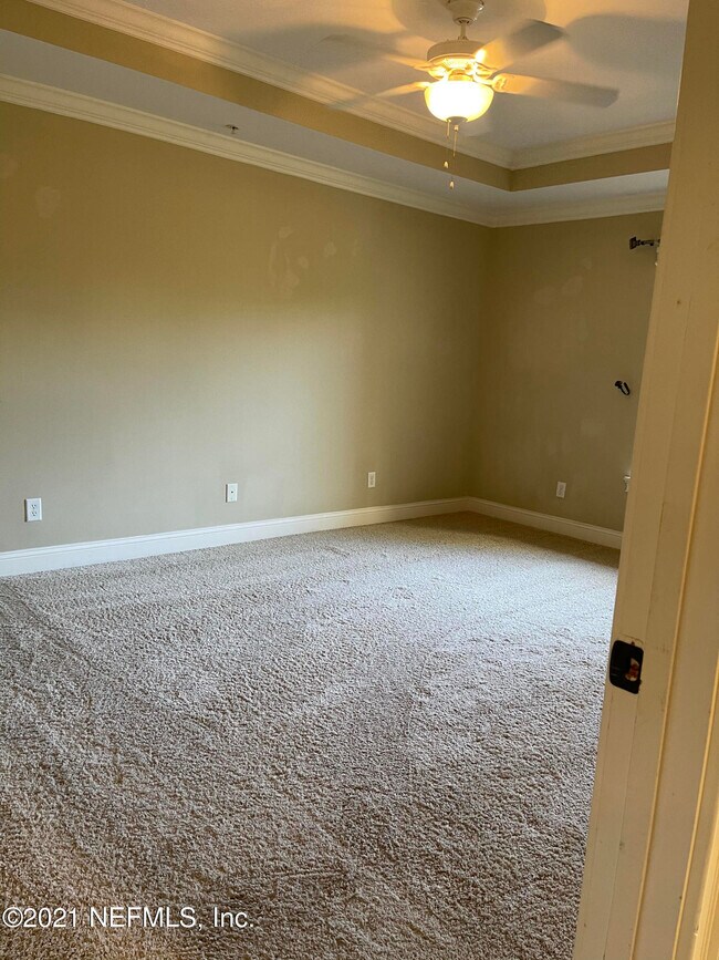 Building Photo - 120 Bay St