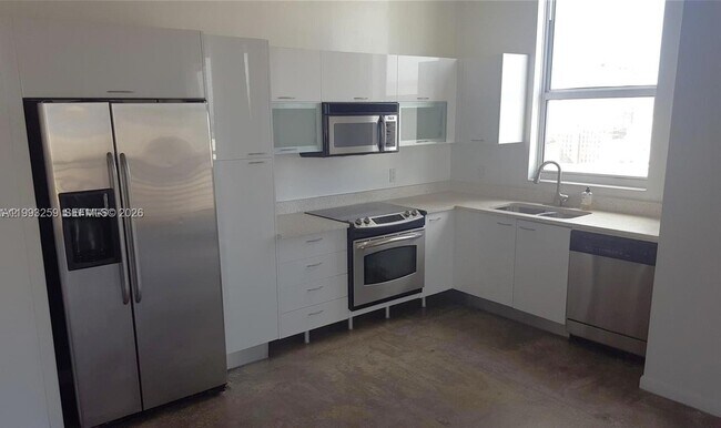 Building Photo - 133 NE 2nd Ave