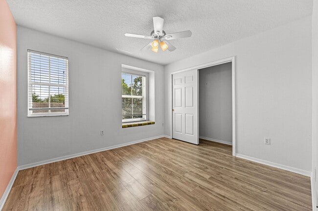 Building Photo - Perfect 4BR two story home with a Pool & Near Disney