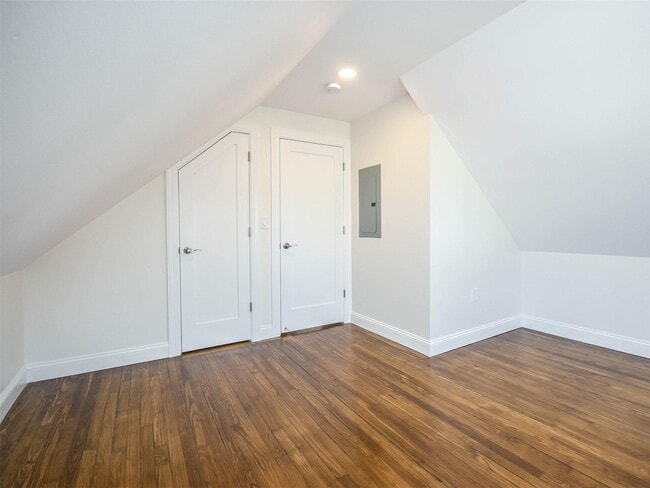 Building Photo - 50 Graywood Rd