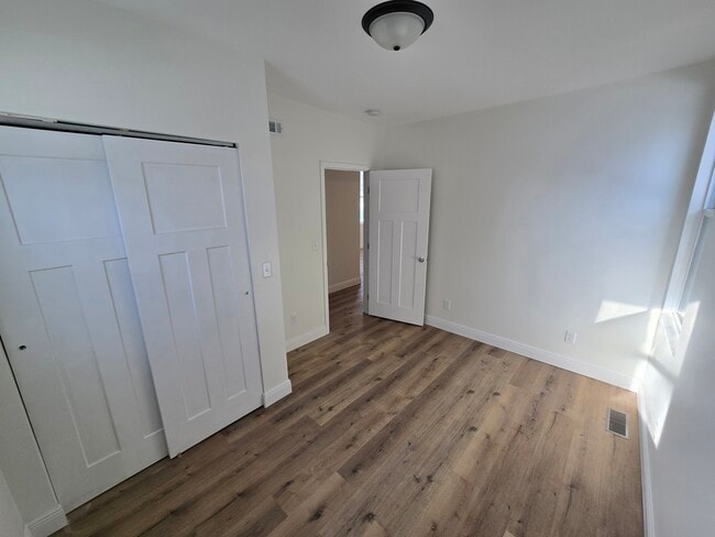 Building Photo - 762 E Station St