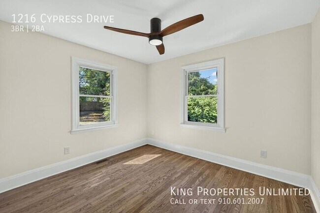 Building Photo - 1216 Cypress Dr