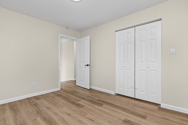 Building Photo - 3736 Iroquois St
