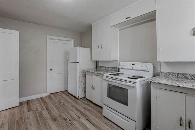 Building Photo - 1312 16th St