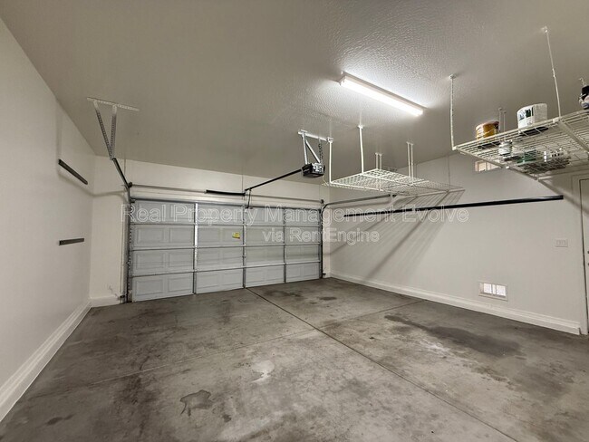 Building Photo - 7337 W St Catherine Ave