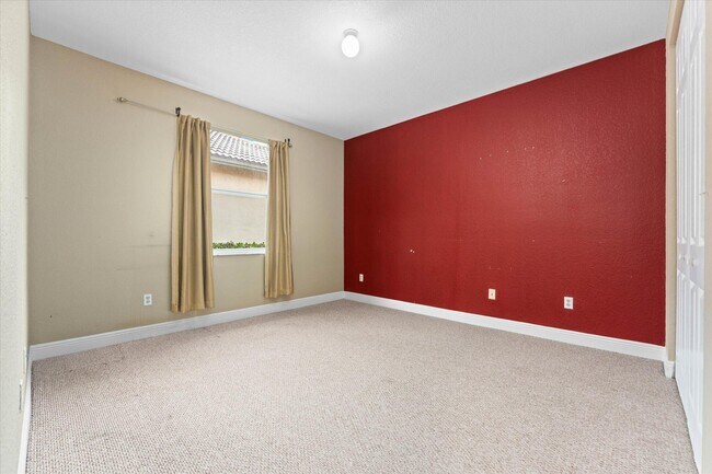 Building Photo - 7140 Pinecreek Way
