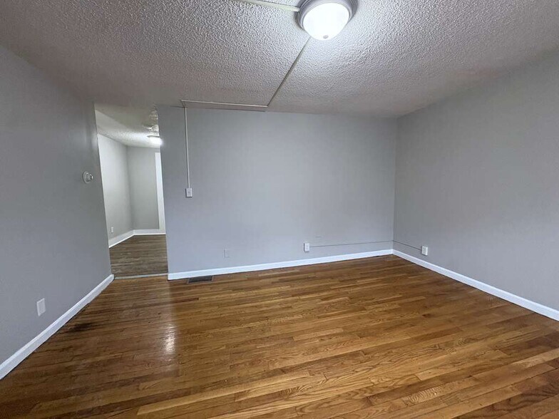 Building Photo - 24 Edgar St