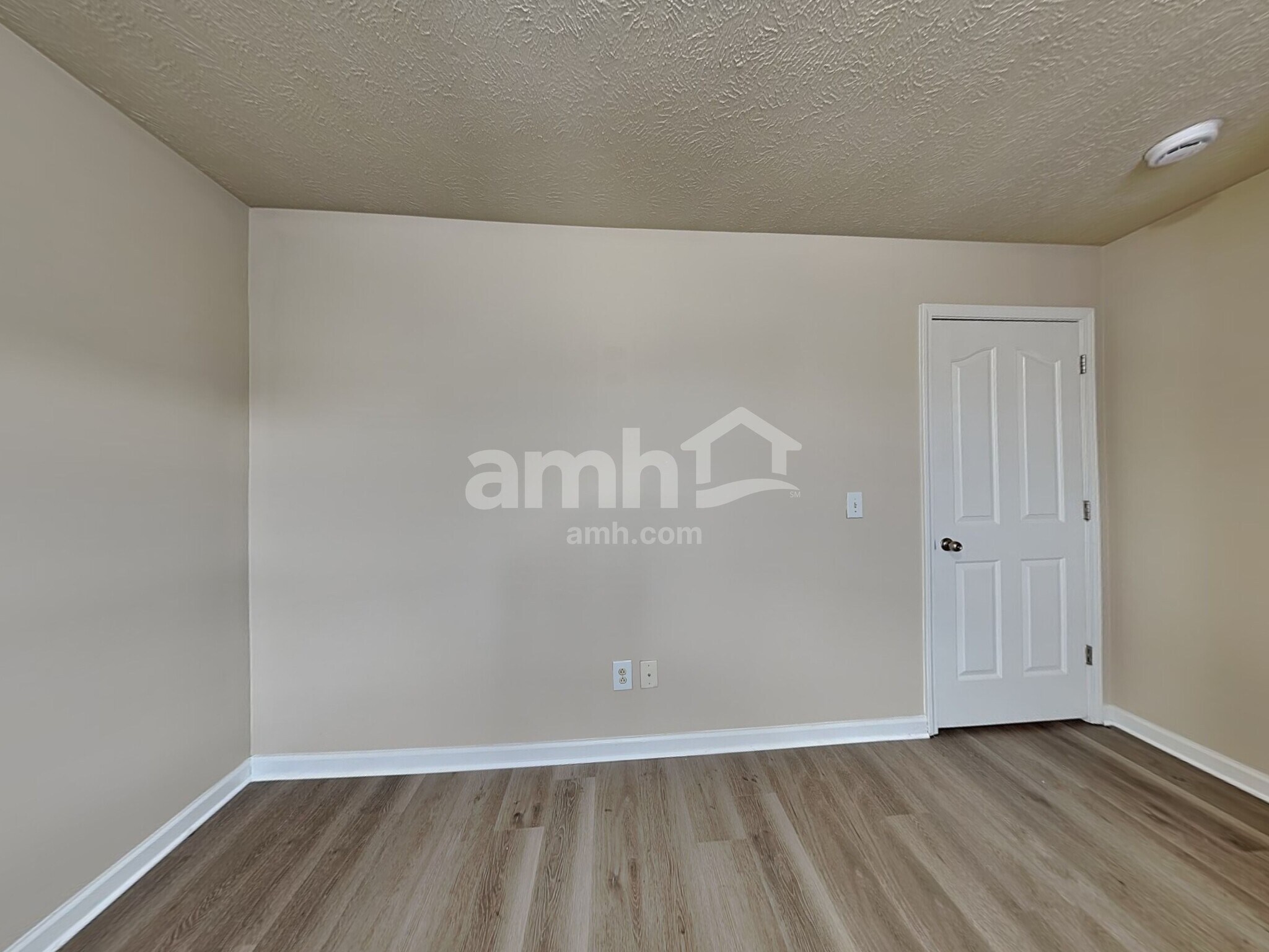 Building Photo - 403 Wooded Valley Ct