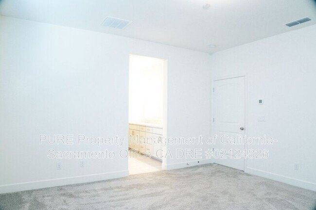 Building Photo - 8793 Classical Wy
