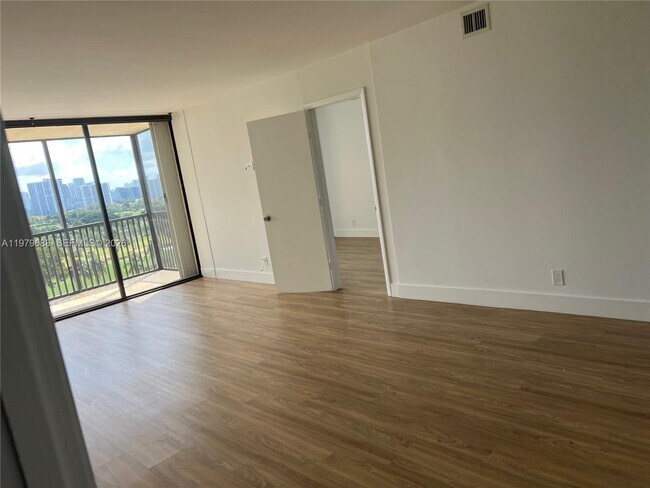 Building Photo - 20301 W Country Club Dr