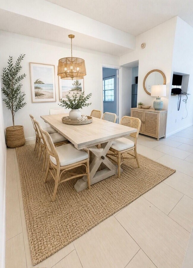 Building Photo - 640 Cypress Club Way