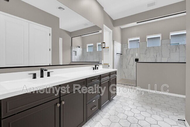 Building Photo - 5116 N 185th Ave