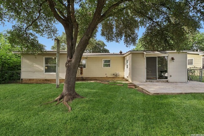 Building Photo - 623 Weizmann St
